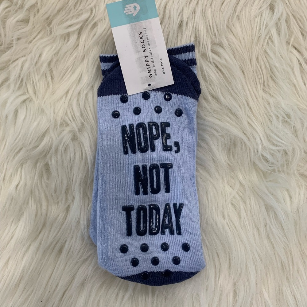 New Grippy Socks‎ Size 9-11